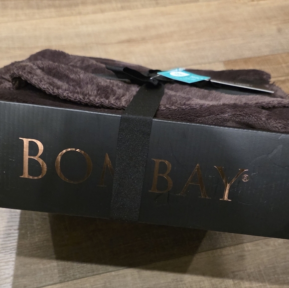 Bombay Chocolate Plush Blanket - Picture 2 of 3